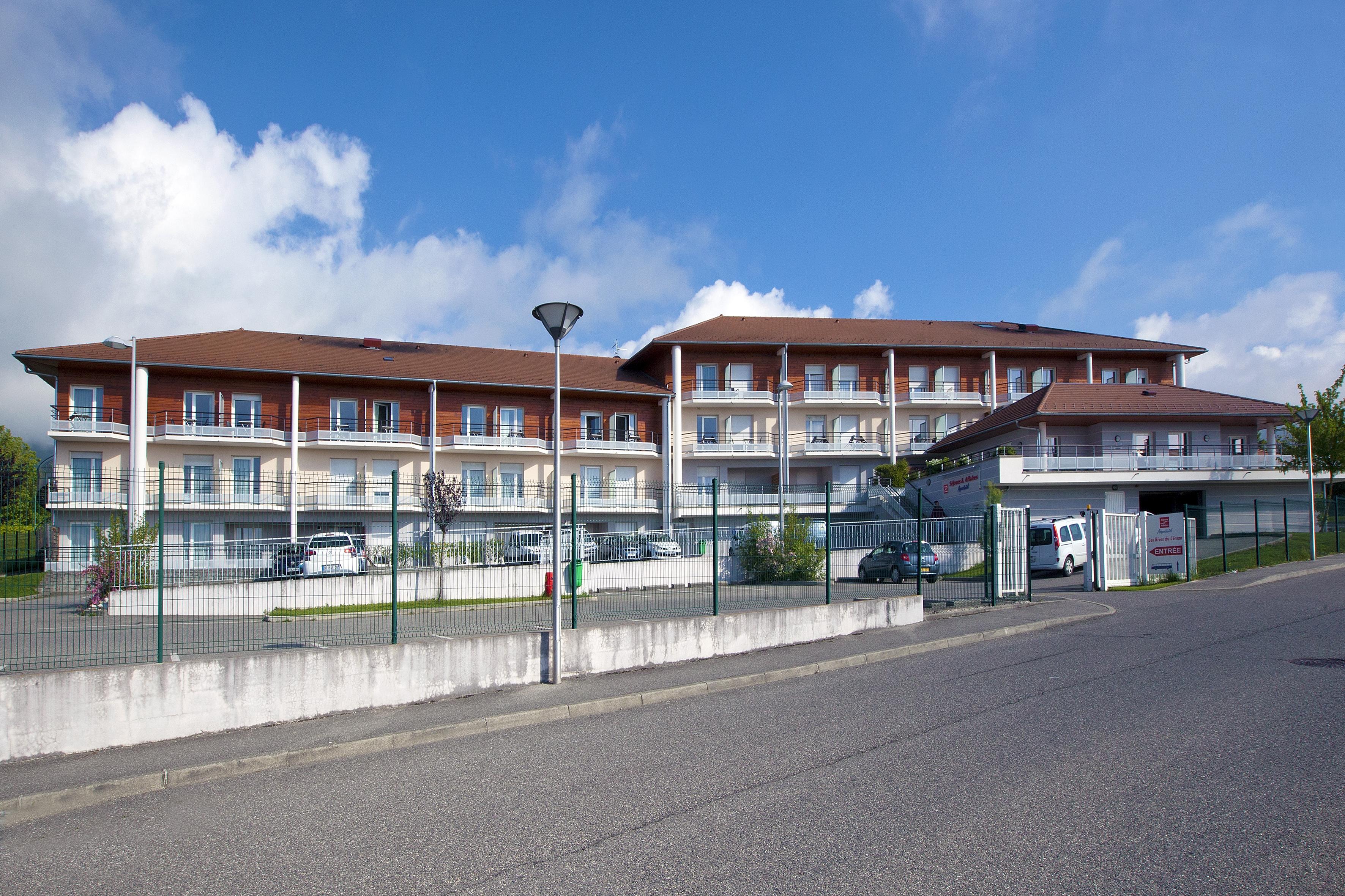 Sejours & Affaires Geneve Gex Les Rives Du Leman Aparthotel Exterior photo